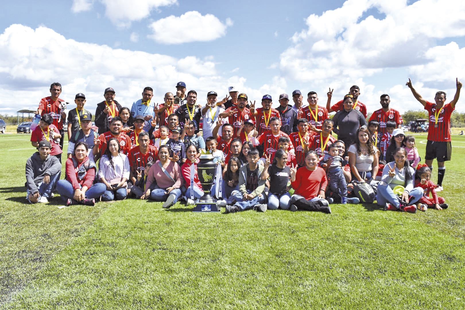 Santa Cruz campeón de la Liga de Futbol de Veteranos de Cedral