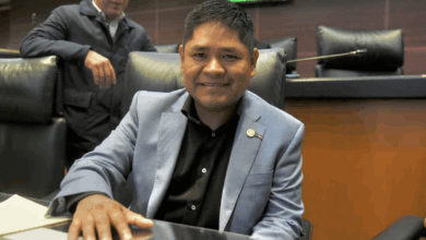 ¡No es broma! Erasmo Catarino rinde protesta como senador