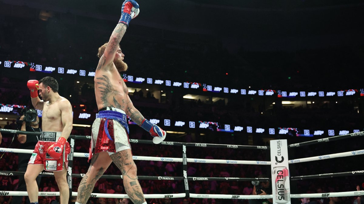 Jake Paul vence a Julio César Chávez por decisión unánime